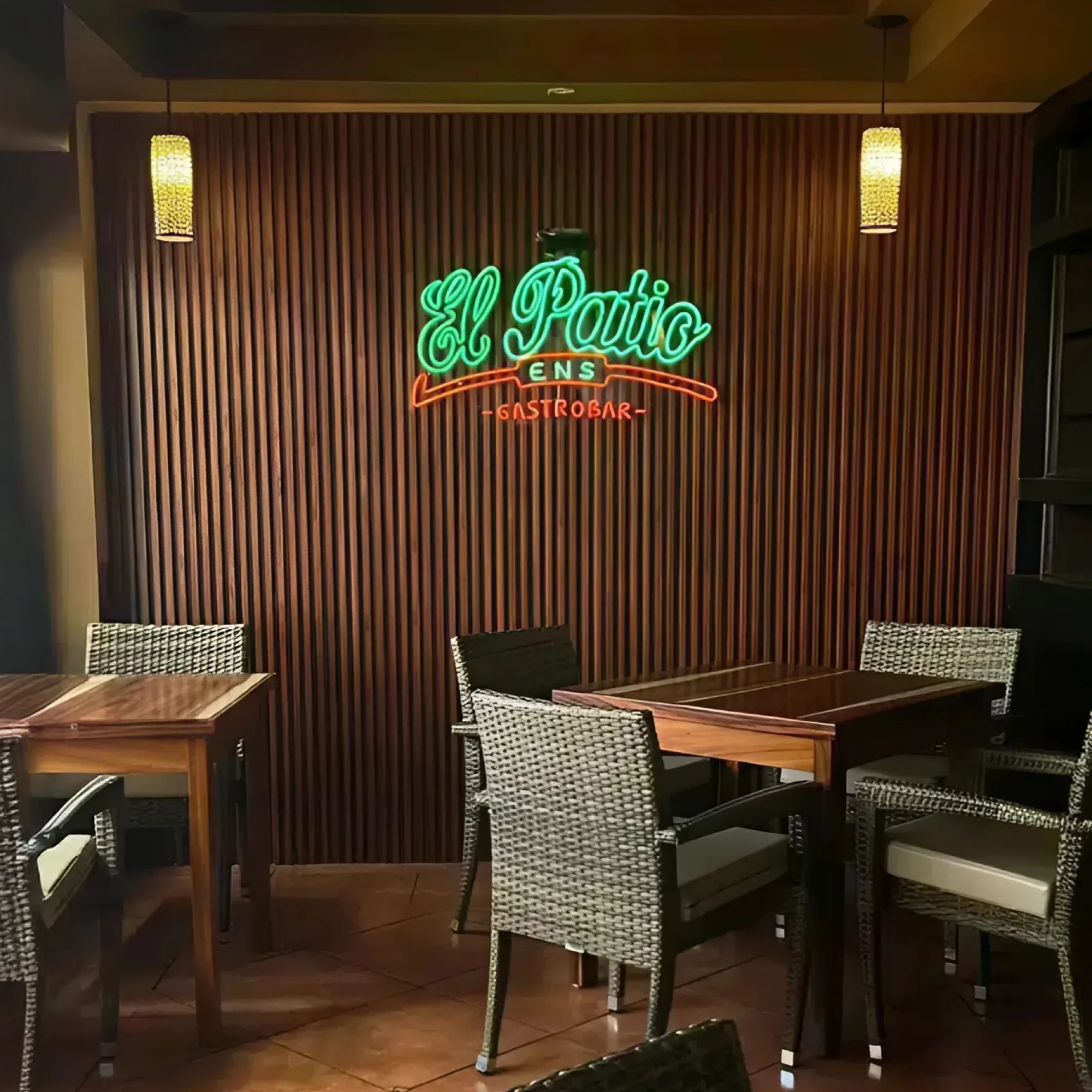 Panel Decorativo para Interiores Lambrin WPC Nogal - Imagen 3